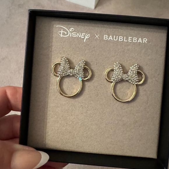 BAUBLEBAR DISNEY MINNIE GOLD SILHOUETTE EARRINGS WITH BLINGED OUT BOW - Picture 2 of 6